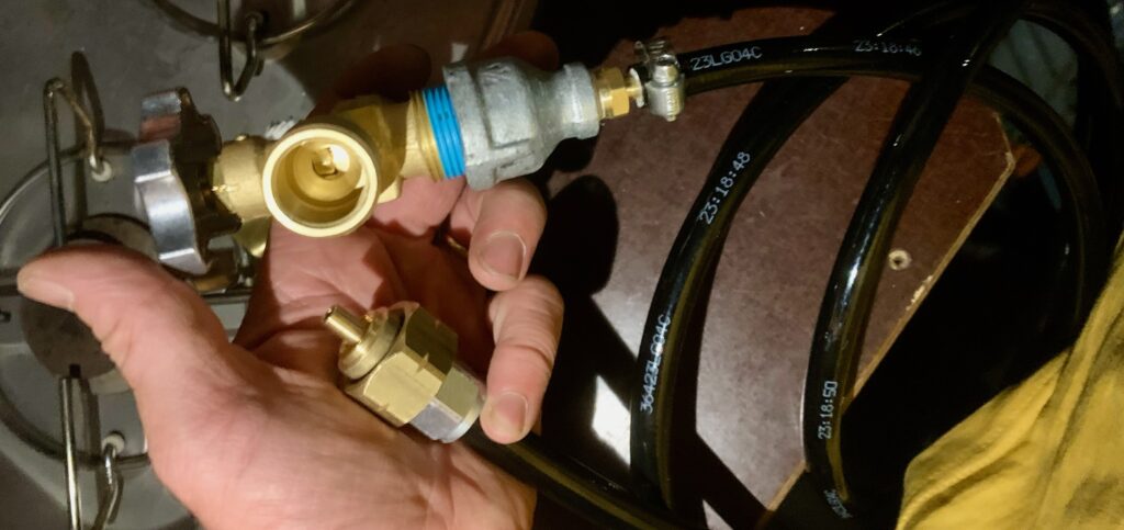 Eisis Gasadapter - passend von Mexiko bis Panama