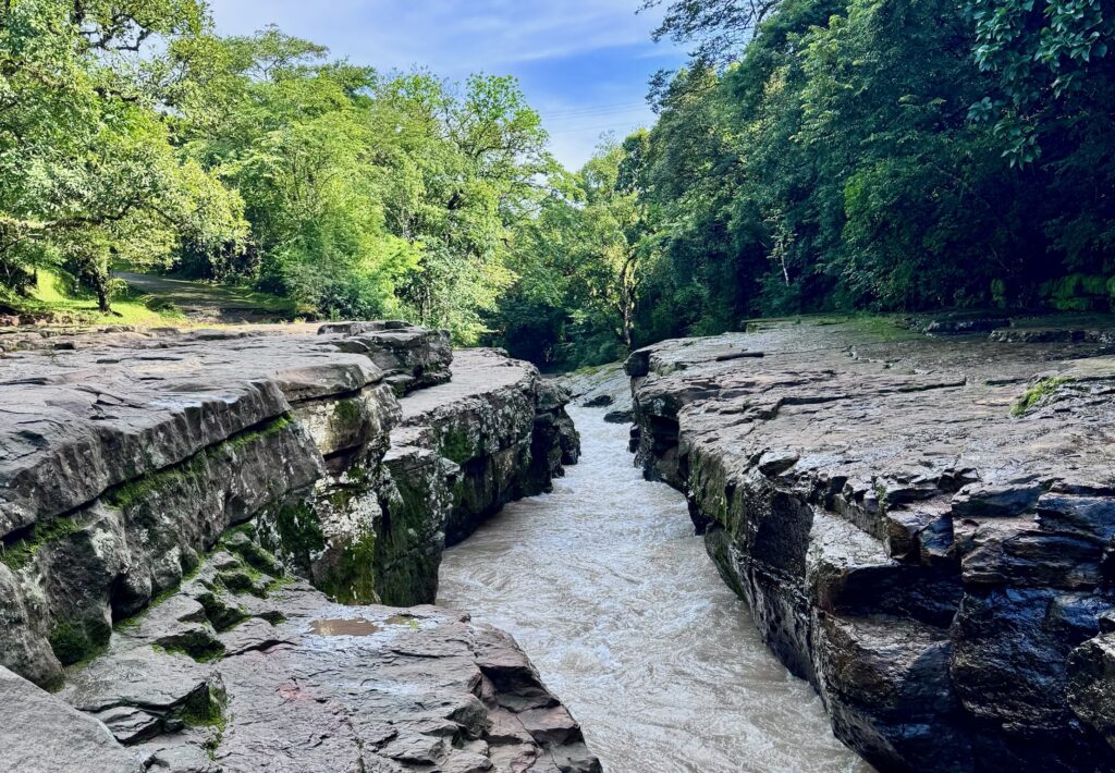 Cañon Cangilones de Gualaca