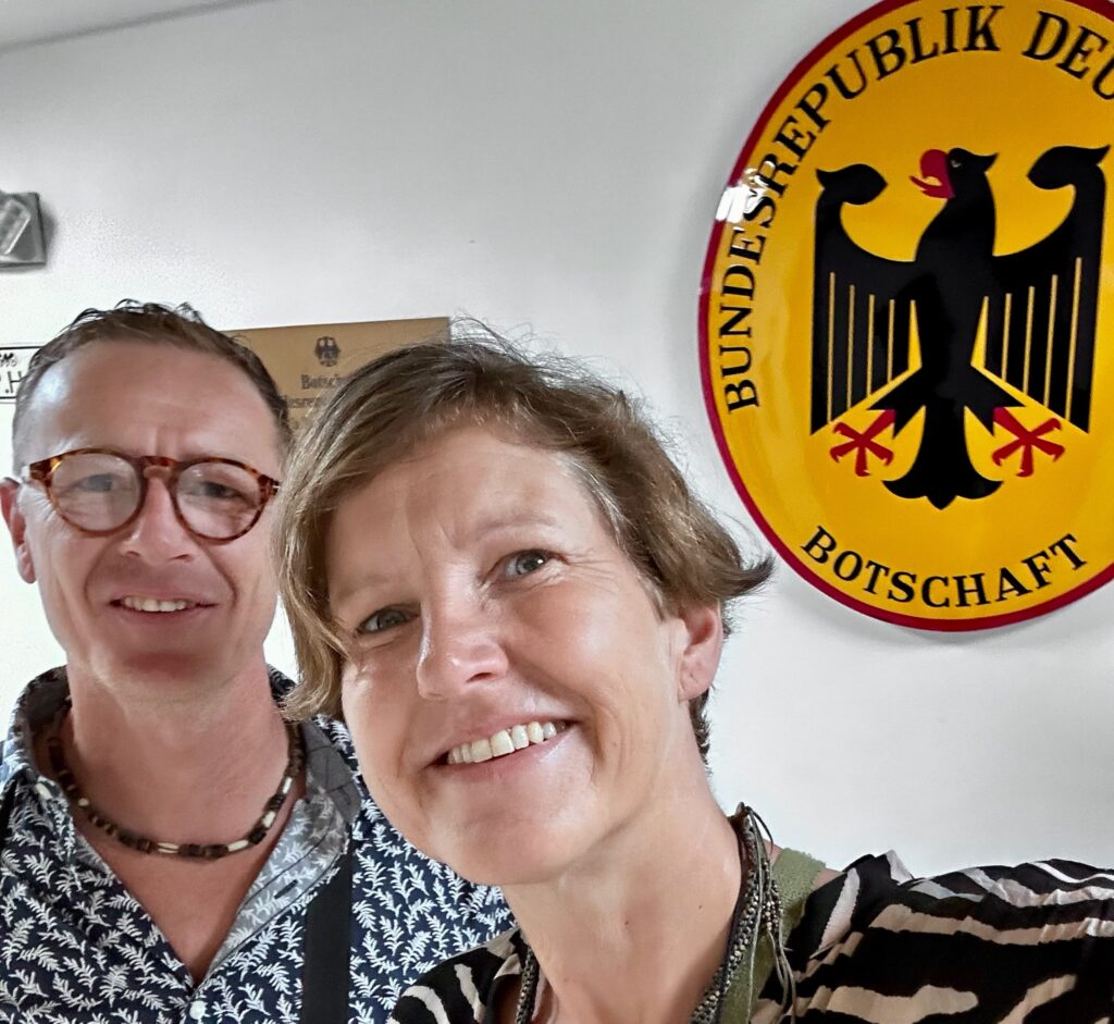 Die Eisis in der Deutschen Botschaft in Panama 