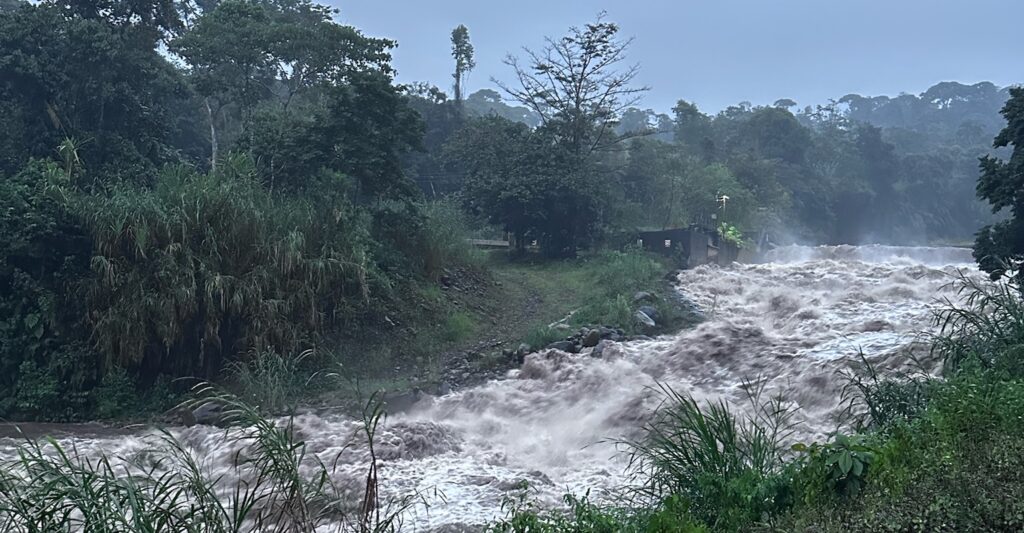 Rio Piedro bei Regenzeit