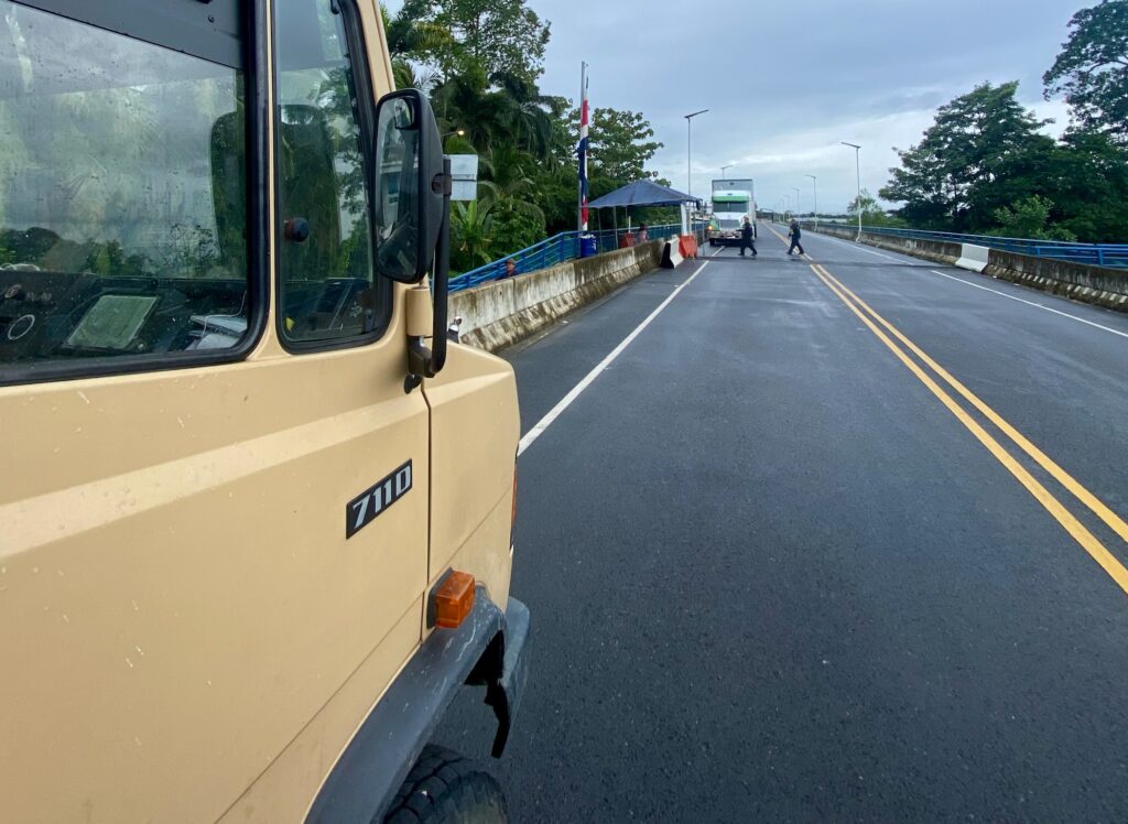 1.mal Panama im Dezember Grenzübergang von Sixaola (Costa Rica) nach Guabito (Panama)