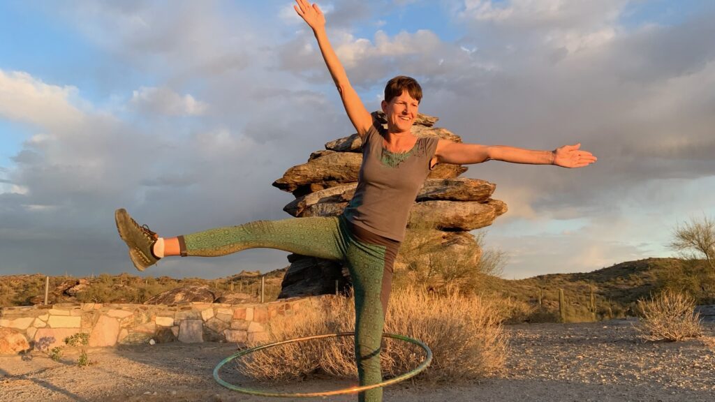 Hoop-Yoga Oneleg Hooping /w Leg + Balance Hoop-Yoga Oneleg Hooping /w Leg + Balance