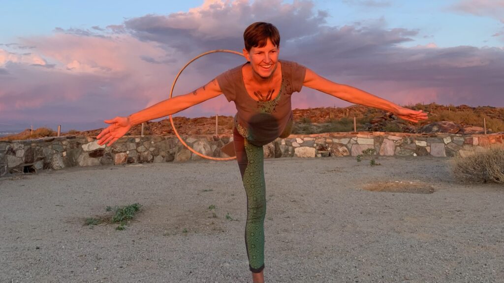 Hoop-Yoga Leghooping /w Warrior 3 Hoop-Yoga Leghooping /w Warrior 3