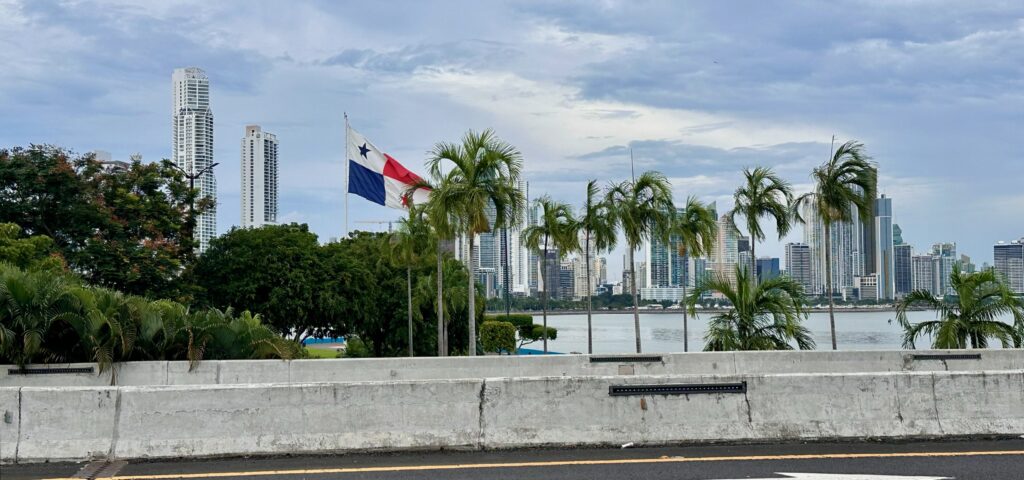Panama City - Blick von Cinta Costera