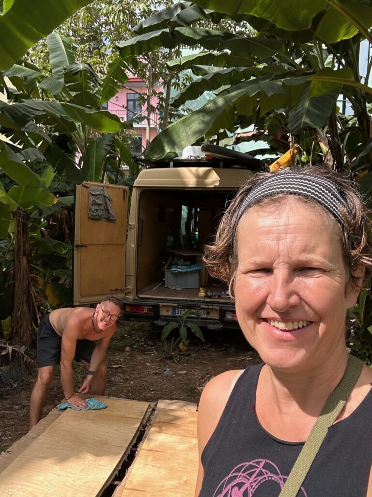 Wohnmobil Umbau Panama City - 10:00 bei 29°C