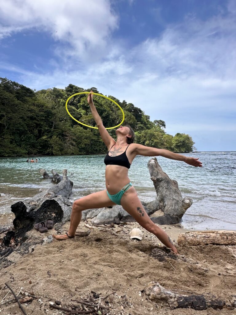 Hoop-Yoga Lasso /w Warrior 2 on Panamá Caribean Beach Hoop-Yoga Lasso /w Warrior 2 on Panamá Caribean Beach