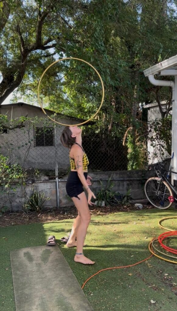 Hoop Balance - ein großartiges Gefühl, wenn es nach 1 Jahr Training Klick macht 