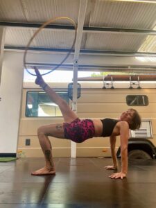 Hooping am Bein Sequenz zum Muskelaufbau von Schulter, Körpermitte und Beine