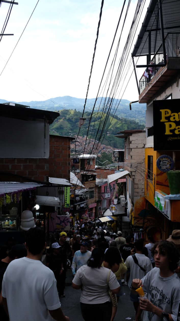 Voller Touristen - Comuna 13