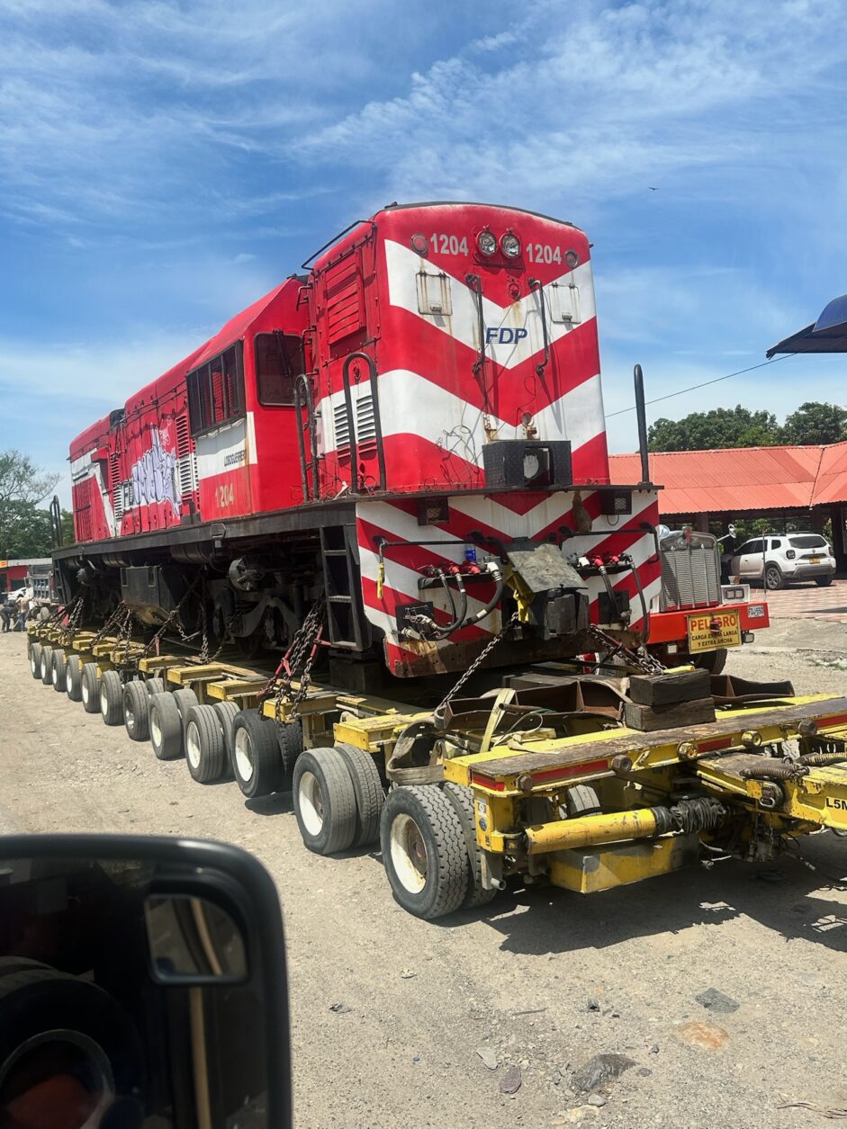 Diesellok Transport auf der Ruta del Sol - Carretera 45