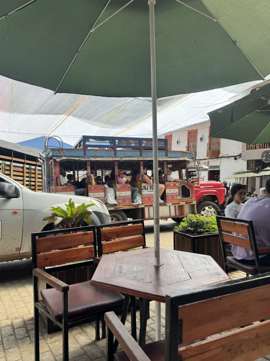 Hauptplatz von Cocorna - hier trifft man sich