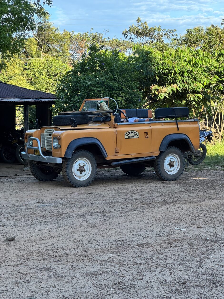 Landrover 1970,  Cameltours mit Sprit Bypass 
