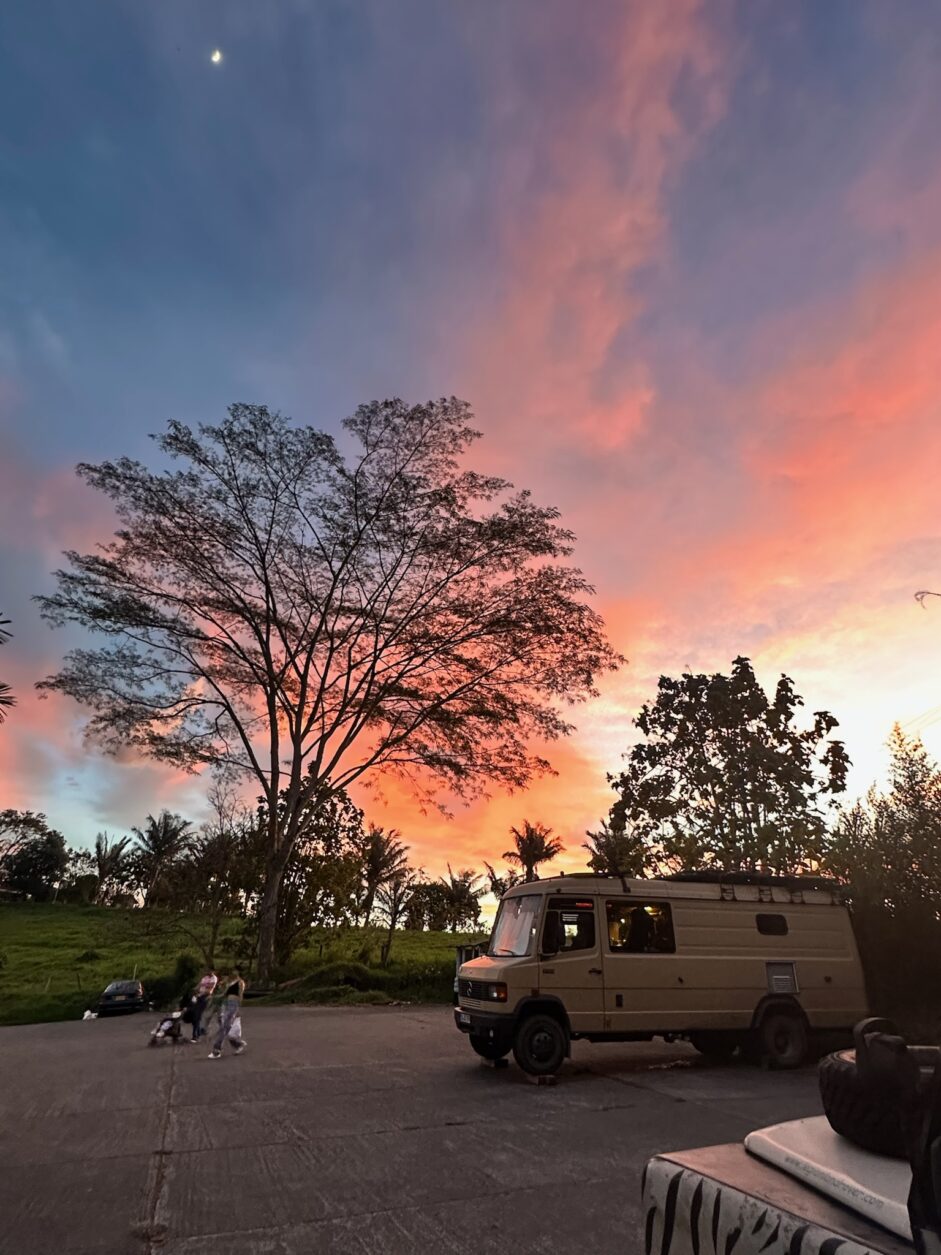 Stellplatz in Salento - 711d, Sonnenuntergang und Mond